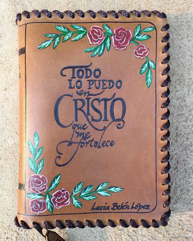 Hand-laced tan leather book cover with painted roses and the verse Todo lo puedo en Cristo